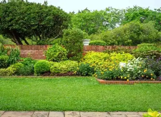 landscaping services Harbor Hills